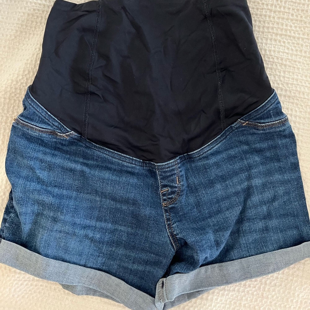 Maternity shorts
